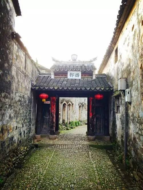 科幻电影《沙丘2》发布全新海报,影片内地定档3月8日